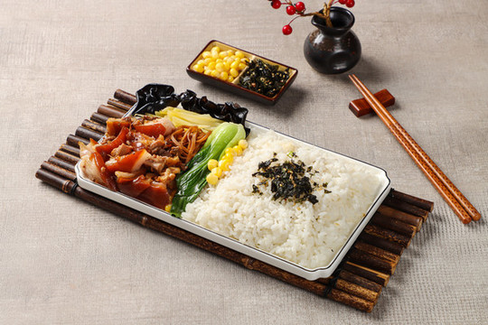 豬肘飯