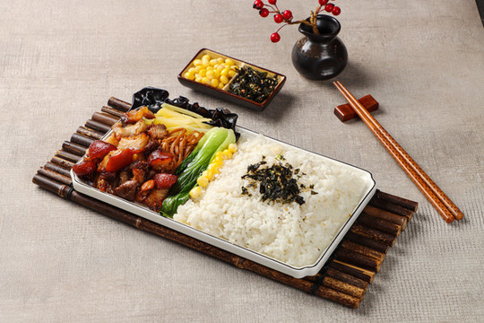 豬肘飯