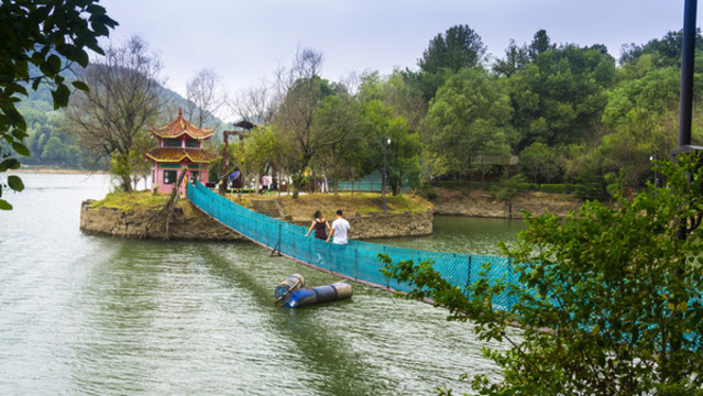 石燕湖懸索橋
