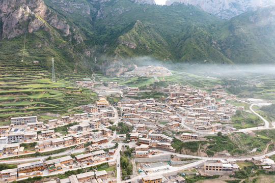 航拍甘肅甘南迭部縣扎尕那景區(qū)