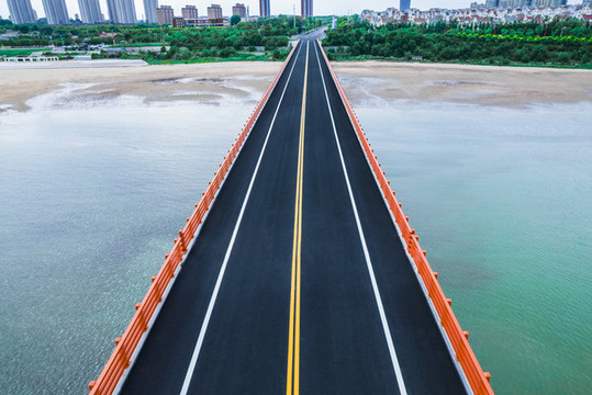 遼寧錦州市太和區(qū)白沙灣跨海大橋