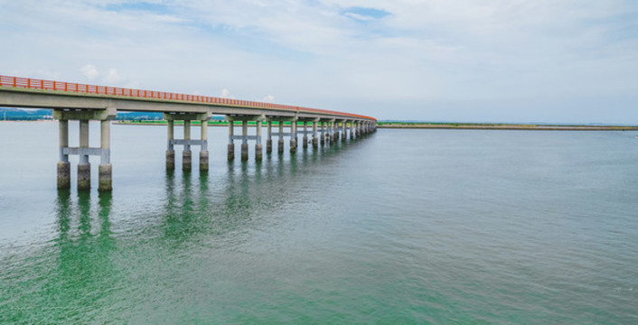 遼寧錦州市太和區(qū)白沙灣跨海大橋