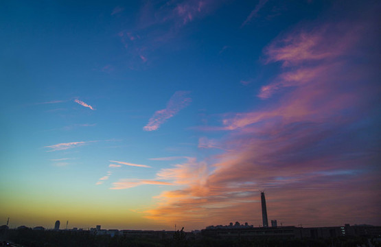 日落和黎明的天空背景