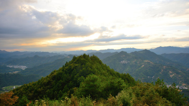 遠(yuǎn)山