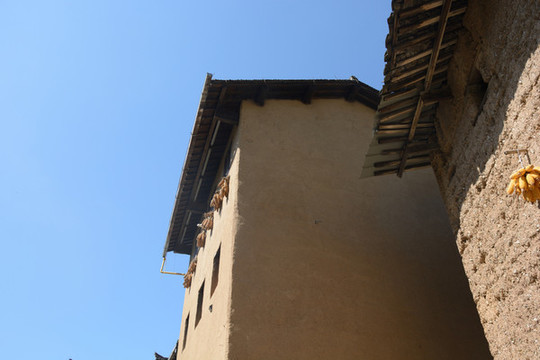 陽產土樓古村