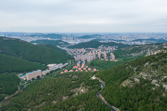 佛慧山上航拍濟南城市風光