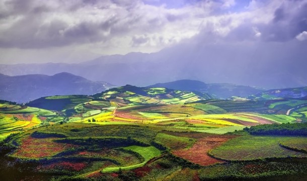 云南東川紅土地景觀