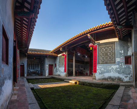 大萬世居