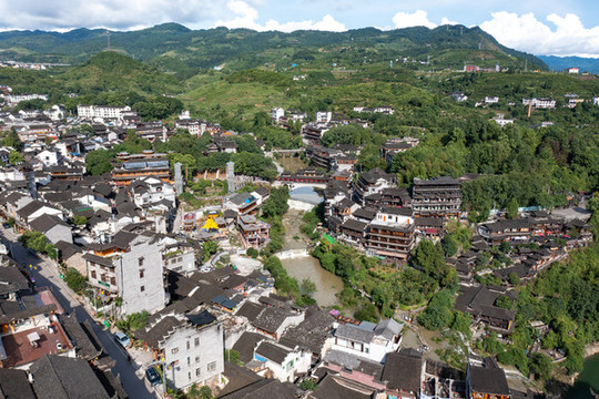航拍湖南湘西芙蓉鎮(zhèn)風(fēng)光