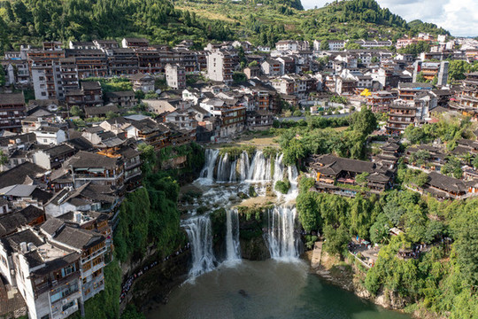 航拍湖南湘西芙蓉鎮(zhèn)風(fēng)光