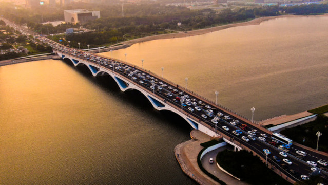 假日與橋