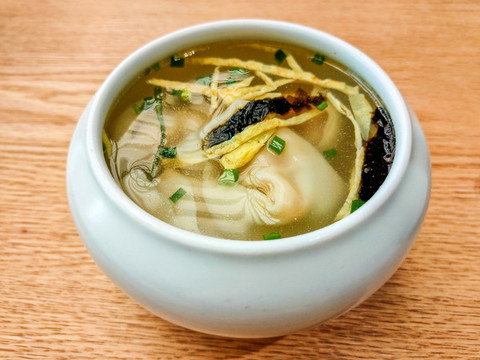 蛋皮紫菜餛飩