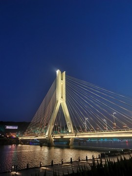 斜拉橋夜景