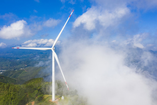 廣西岑溪風電場景如畫