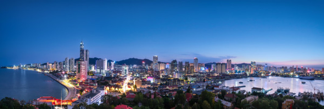 航拍山東煙臺(tái)城市夜景大畫福