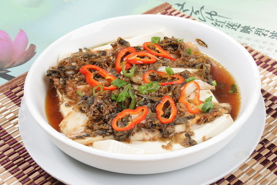 菜干蒸豆腐
