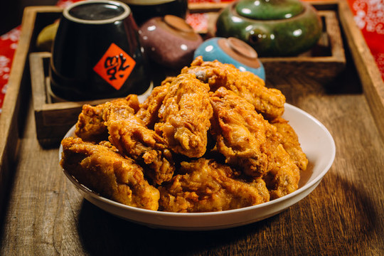 油炸雞翅美食