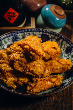 油炸香酥雞翅美食