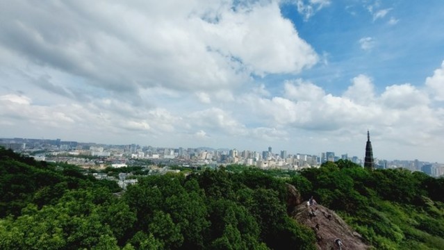 寶石山保俶塔