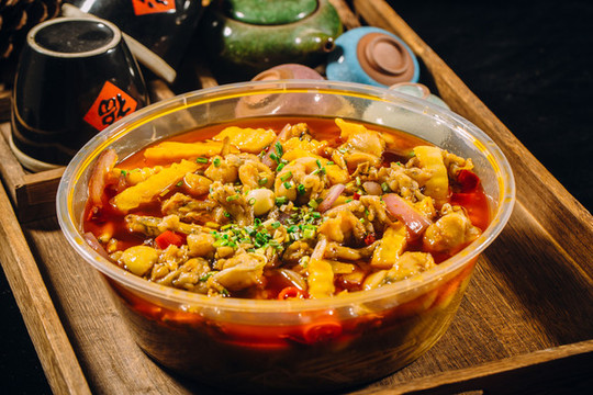 中式美食香辣牛蛙