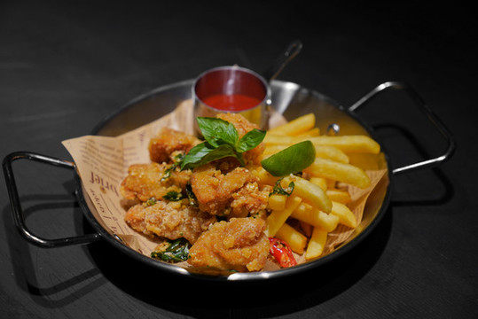 炸雞塊小吃小食拼盤炸食西餐