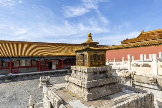 北京故宮乾清宮前江山社稷亭