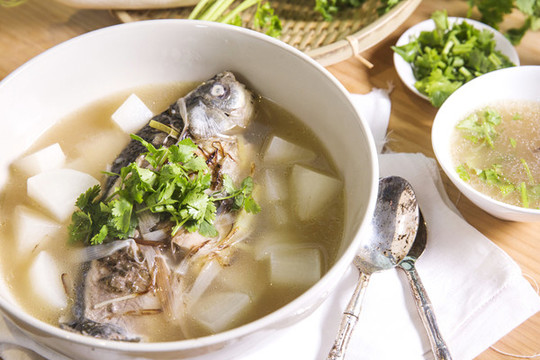 蘿卜鯽魚湯