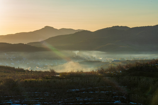航拍沂蒙山區(qū)鄉(xiāng)村日出