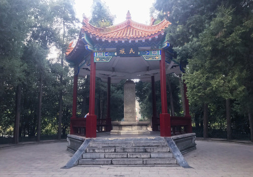 鄭州碧沙崗公園六角碑亭
