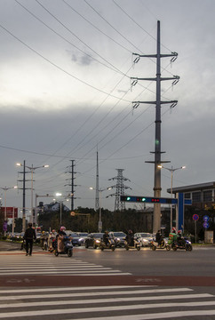 十字路口電線桿