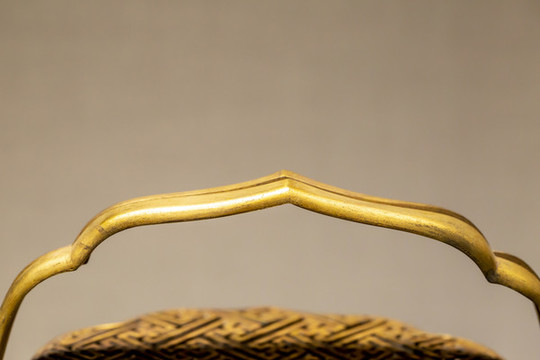 故宮畫(huà)琺瑯開(kāi)光三陽(yáng)開(kāi)泰圖手爐