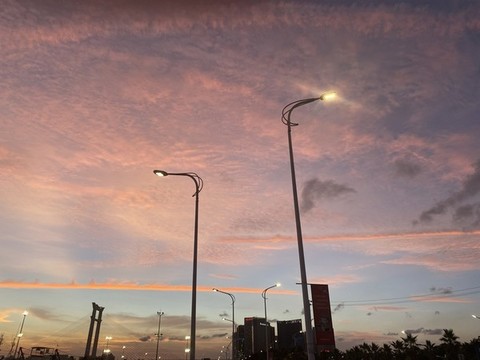 城市彩云晚霞