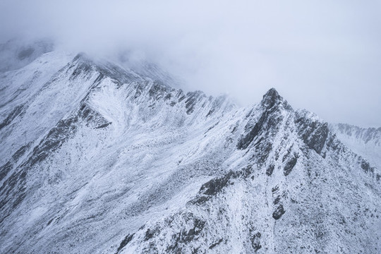 雪山水墨畫自然風(fēng)光