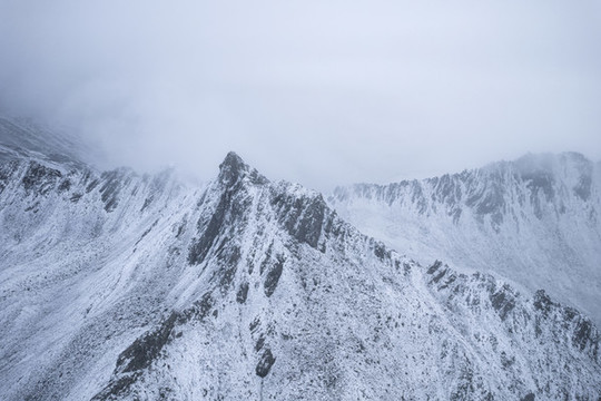 雪山水墨畫自然風(fēng)光