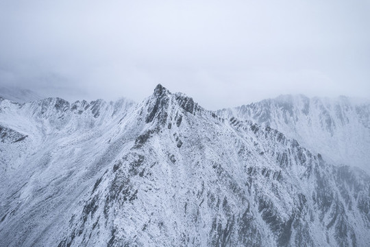 雪山水墨畫自然風(fēng)光