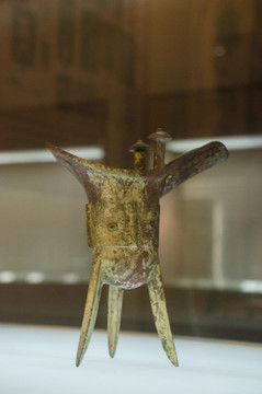 信陽(yáng)博物館館藏青銅酒器息爵