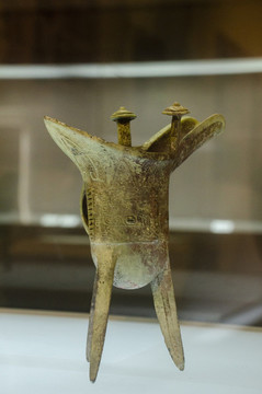 信陽(yáng)博物館館藏青銅酒器息爵