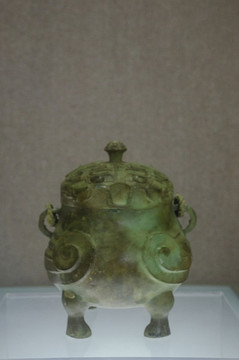 信陽博物館館藏商代盛酒器鸮卣
