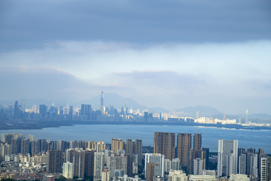南山公園遠(yuǎn)眺深圳福田區(qū)