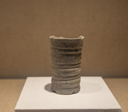 泥質(zhì)灰陶杯