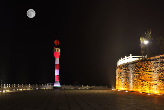 月夜燈塔