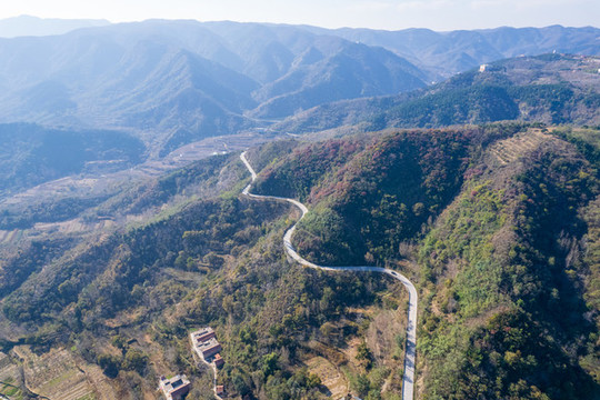 航拍濟(jì)南大小寨山