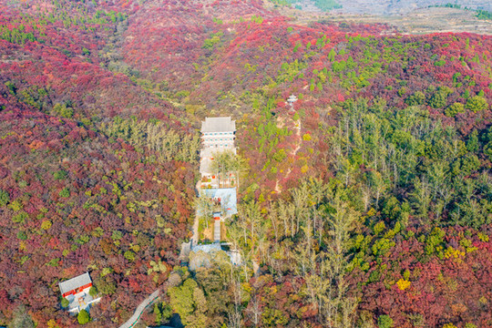 航拍濟南章丘蓮花山紅葉