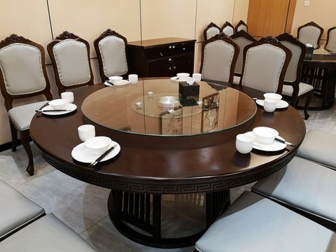 餐桌