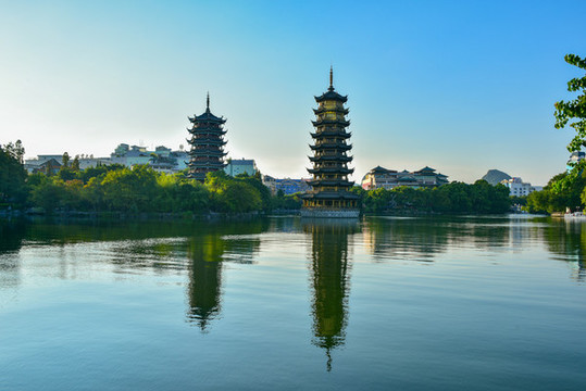 桂林日月塔