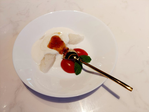 爆漿無(wú)花果酸奶涼糕