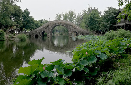 公園拱橋
