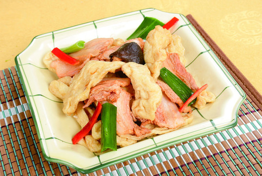 油豆腐燜花肉