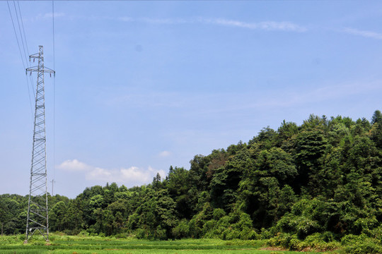 山坡藍(lán)天