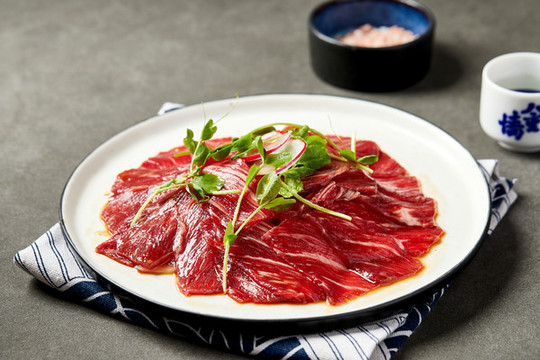 和風(fēng)牛肉刺身